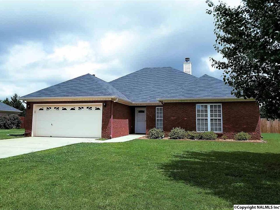 1st image of 213 Deerfoot Dr