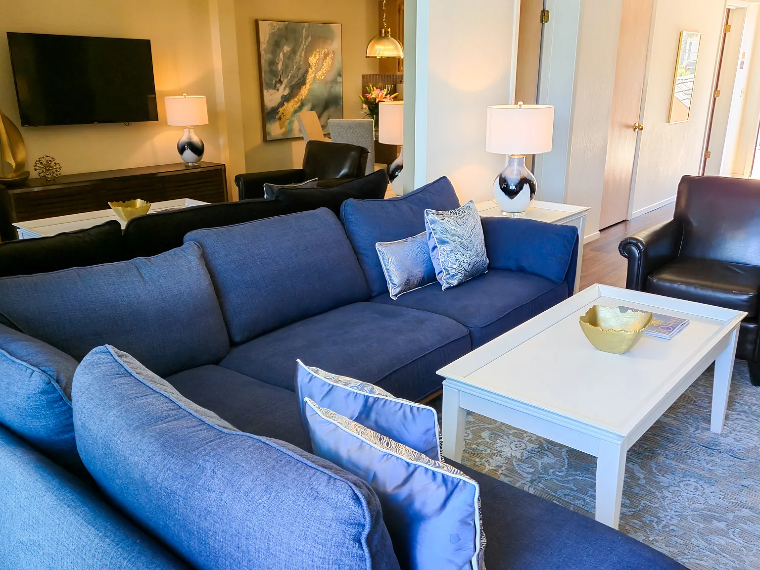 2 bed, 1.5 bath, $5,500 — Photo 2