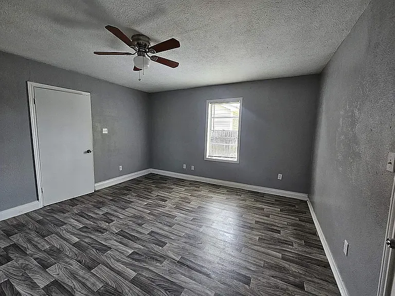 3 bed, 1400 sqft, $800 — Photo 4