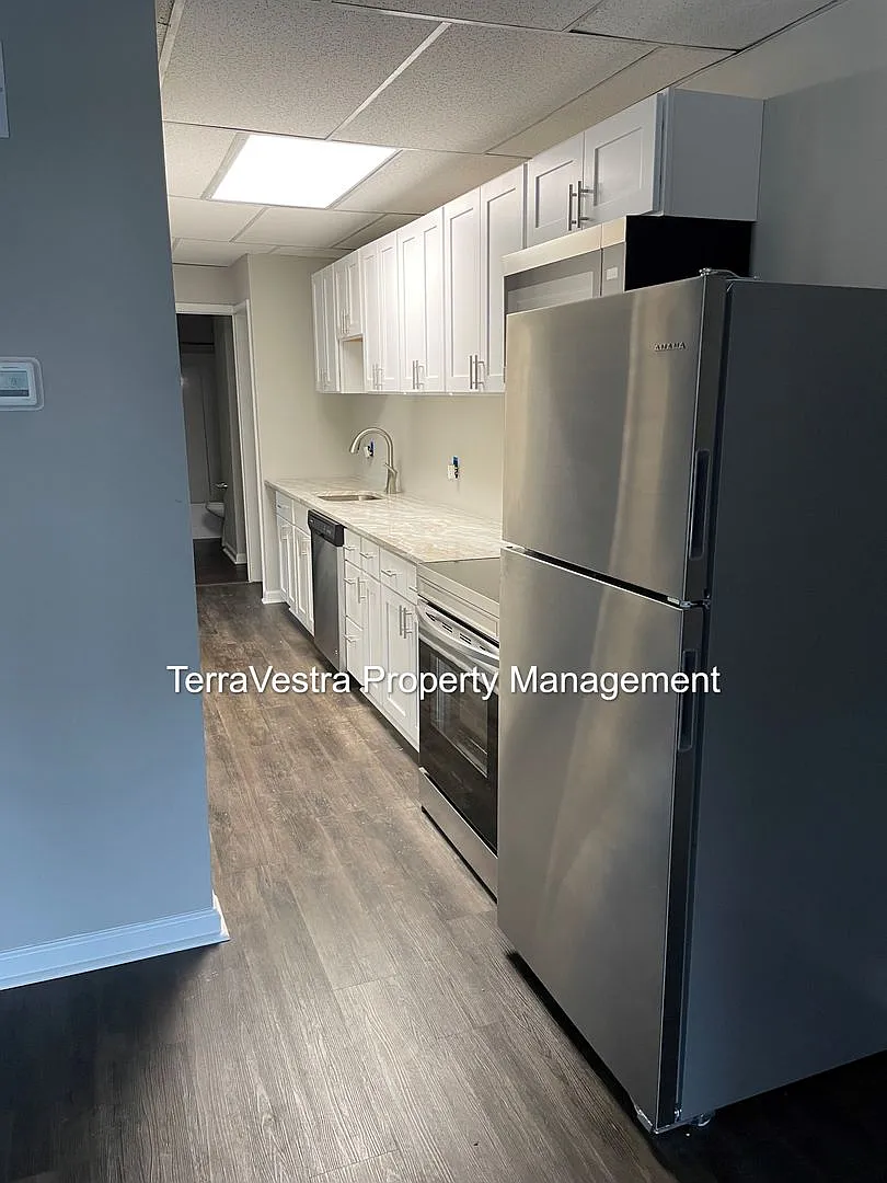427 South Main Street — Photo 3