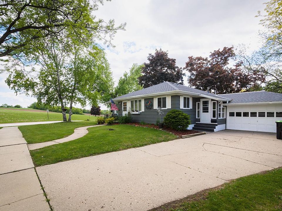 1st image of 525 Janssen AVENUE