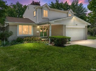 9215 Westbury Ave, Plymouth, MI 48170