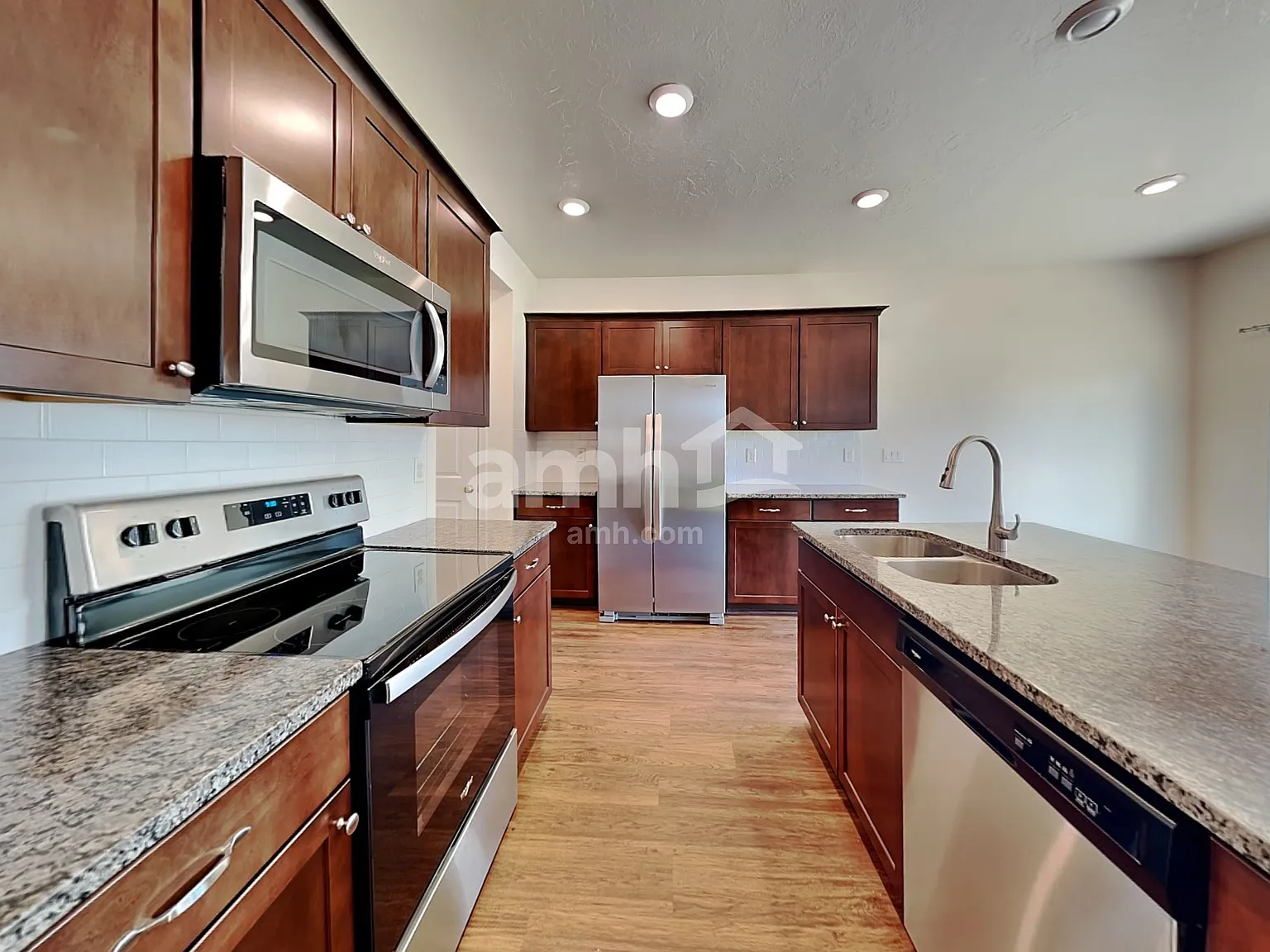 4 bed, 2.5 bath, 2174 sqft, $2,780 — Photo 3