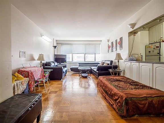 4th image of 225 Saint Pauls Ave #312