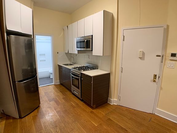4th image of 953 Columbus Ave #1SS