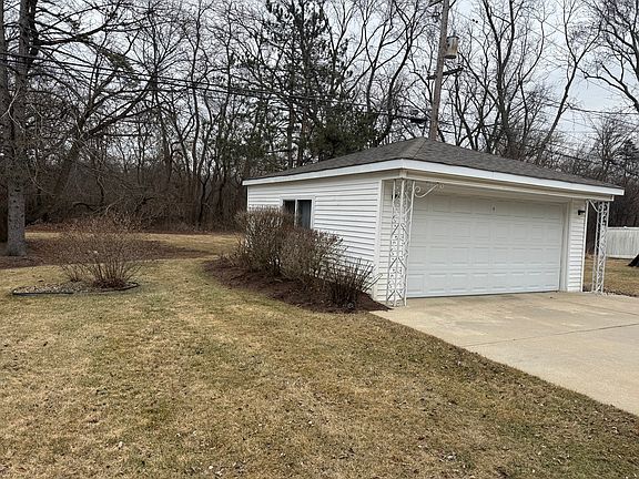 3rd image of 2337 Belleview Ave