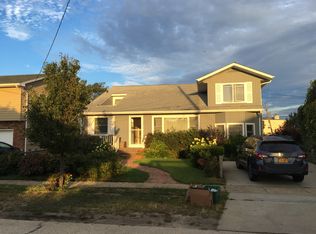 1 Mineola Ave, Point Lookout, NY 11569