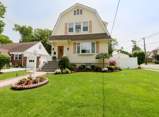 890 Summit Ave, Hackensack, NJ 07601