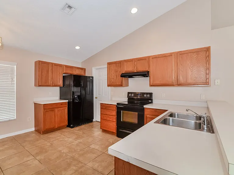 310 Country Lakes Cir — Photo 6