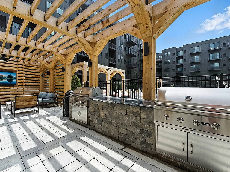 Metro 19 Apartments — Photo 45