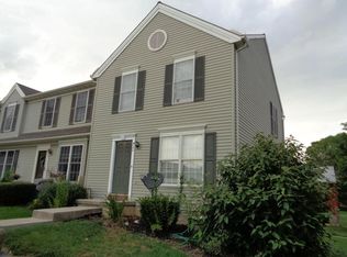 422 Banyan Circle Dr, Lancaster, PA 17603