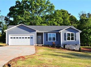 2415 Diane St, Morganton, NC 28655