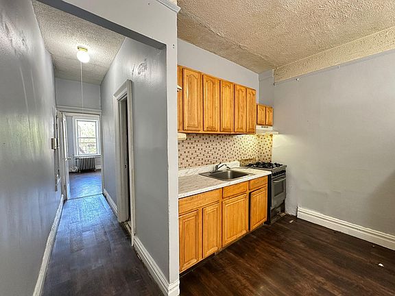 2nd image of 326 Summit Ave #305C