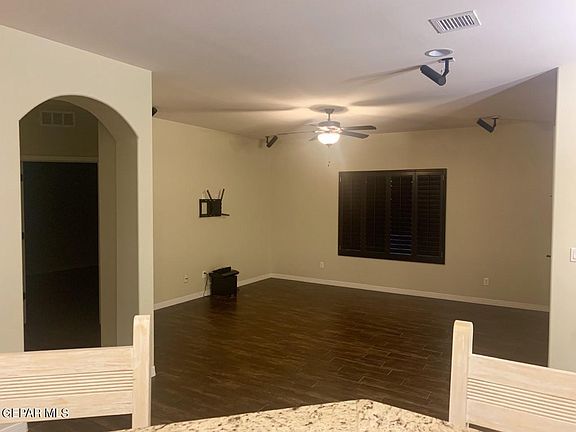 3rd image of 1637 Land Rush St