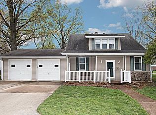 640 N 6th St, Breese, IL 62230