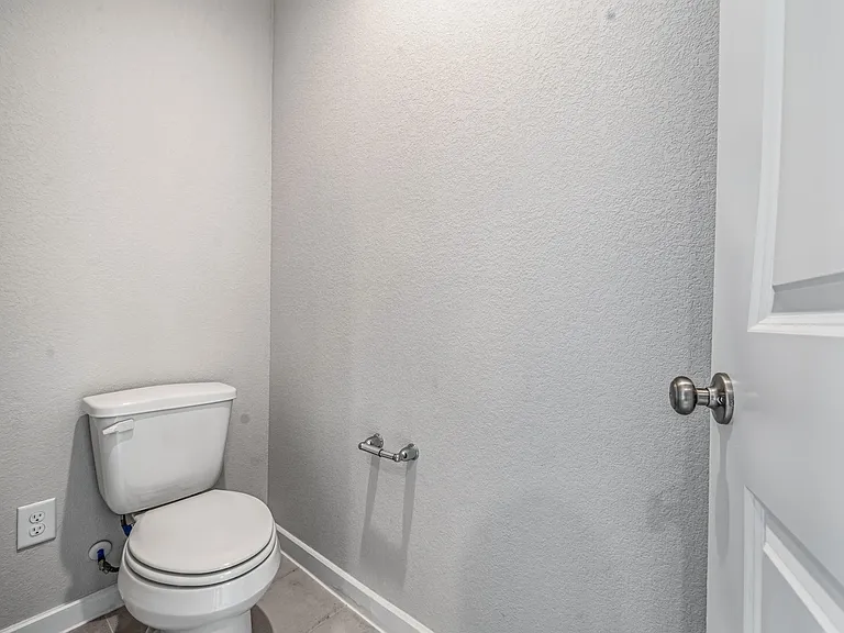 7623 Coral Lake Dr — Photo 28