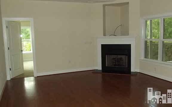 5th image of 8787 Lanvale Oaks Dr NE