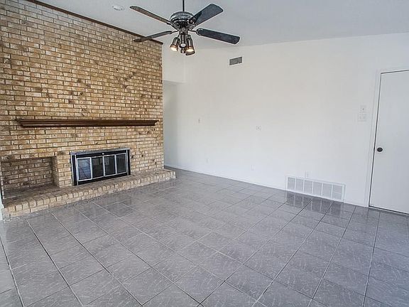 5th image of 2247 Roundrock Dr