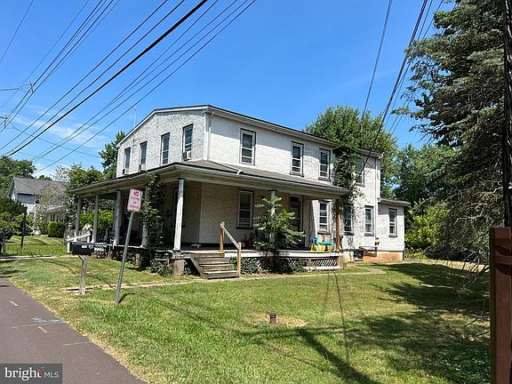 4th image of 683 Garfield Ave