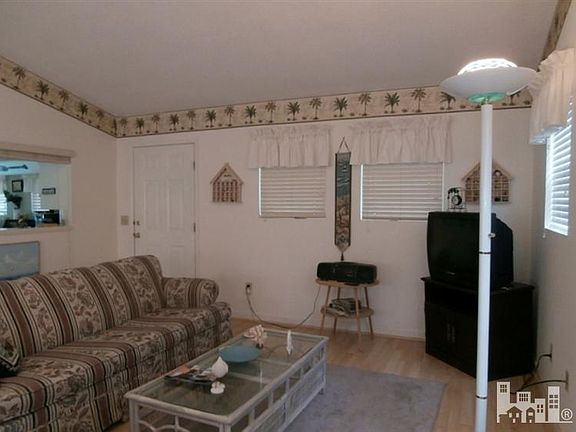 5th image of 306 S 5th Street