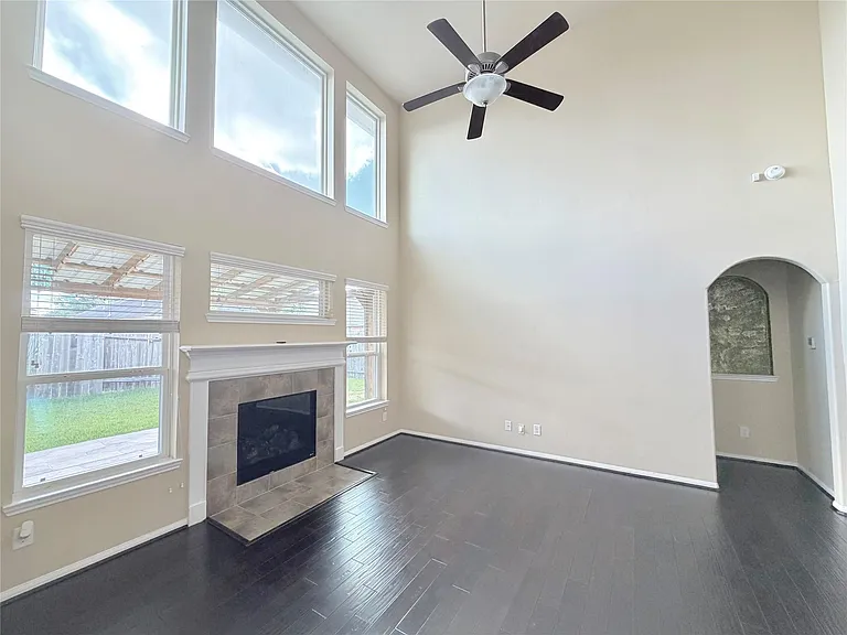 1242 S Maple Dr — Photo 9