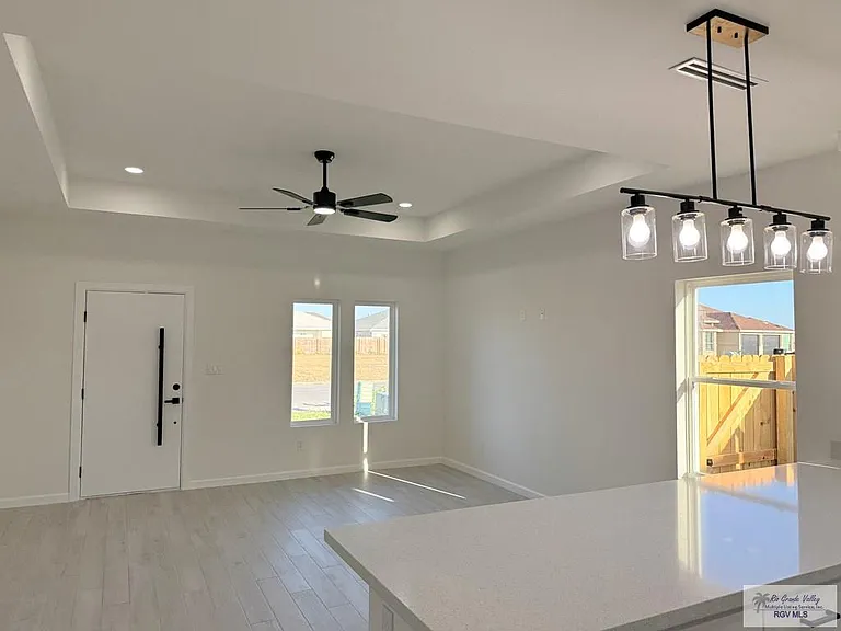 1013 Gabriela St #B — Photo 4