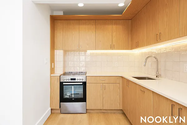 Rented by Nooklyn NYC LLC | media 29