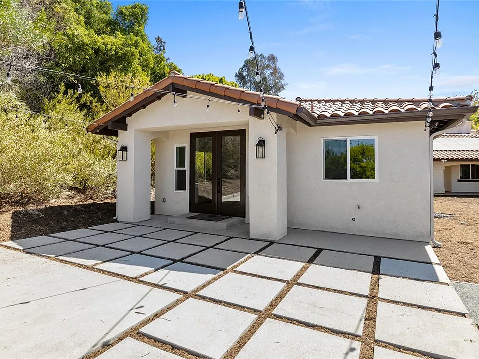 7551 Esfera St #2