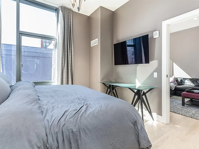 32 Traveler St #Penthouse 8 — Photo 16