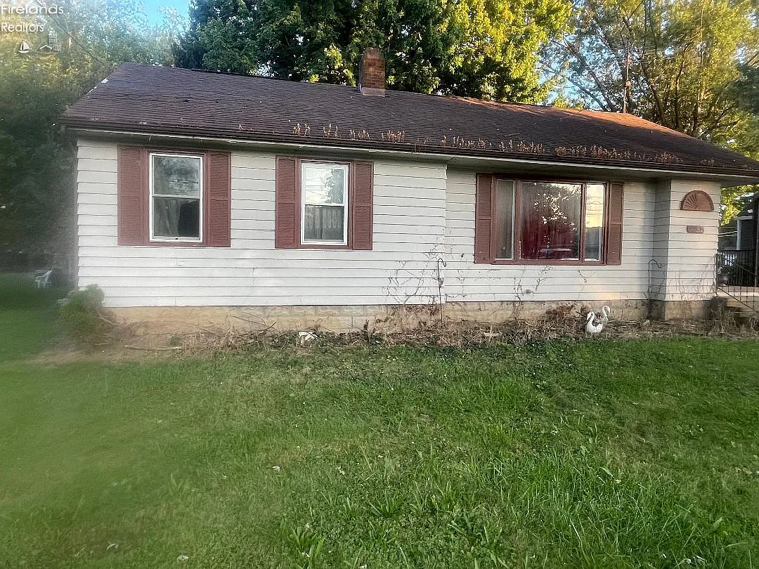 2252 Pipe St photo 1