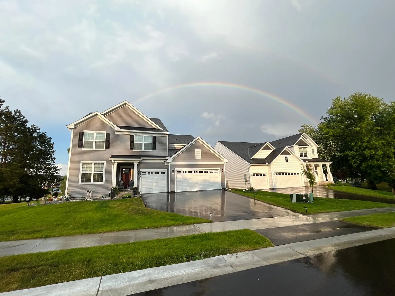 5 bed, 3454 sqft, $3,995 — Photo 2