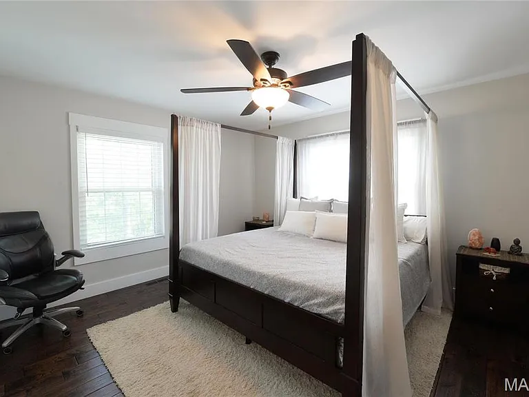 1306 S Geyer Rd — Photo 14