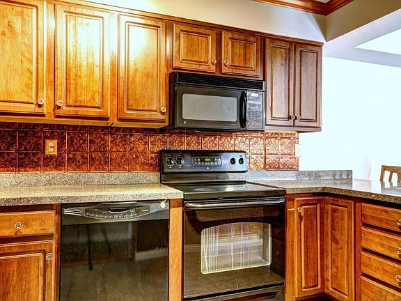 5th image of 4404 Wisteria Landing Cir Unit 101