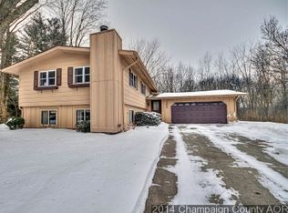 1205 W Lake Dr, Mahomet, IL