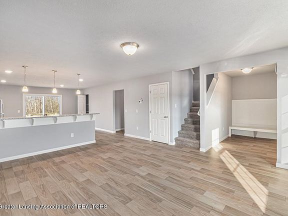 3rd image of 4391 Sunset Dr