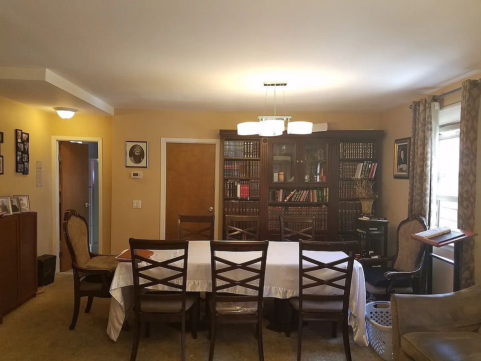 1st image of 870 E 16th St APT 3
