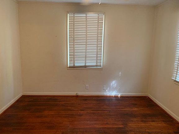 4th image of 2113 Charlton St