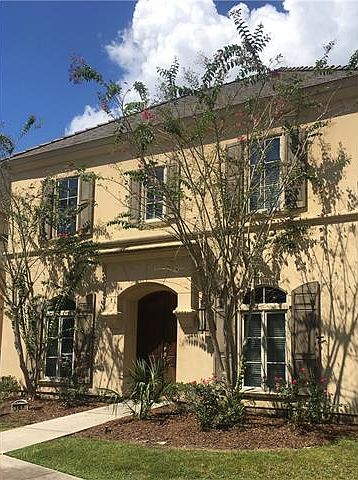 1st image of 102 Oak Aly