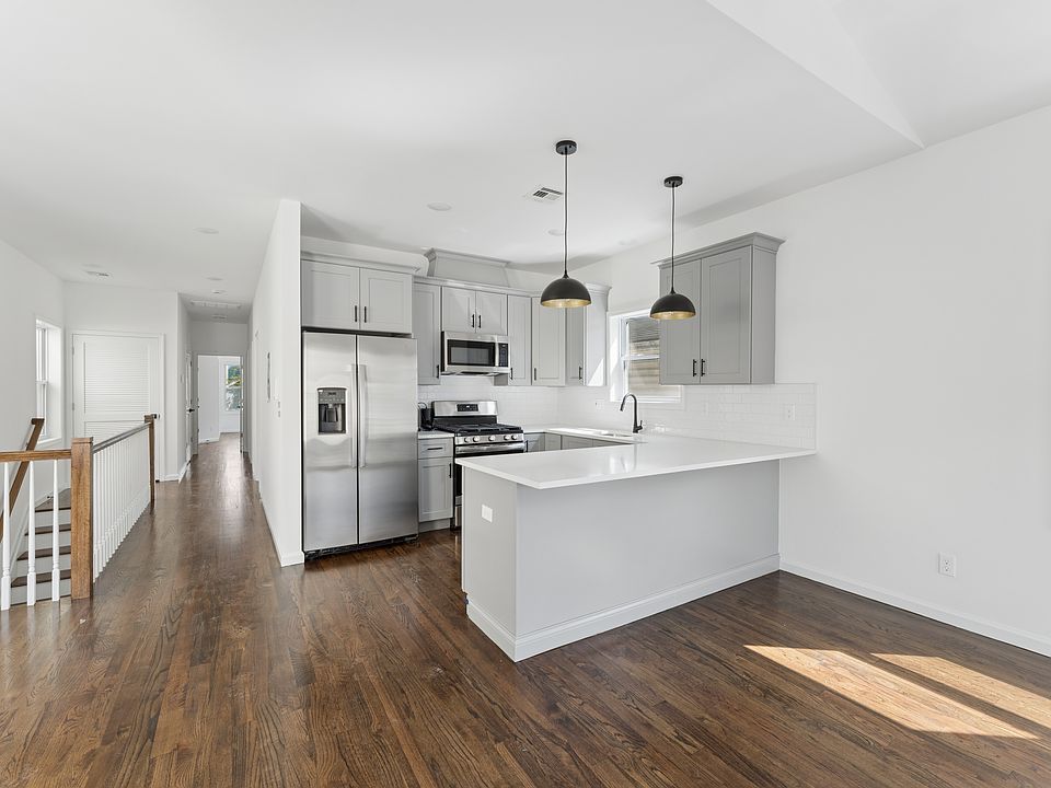 1st image of 904 Bergen St #2