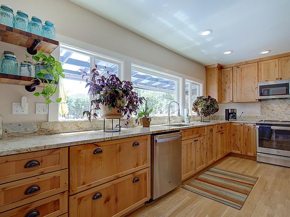 3rd image of 504 Outsen Rd