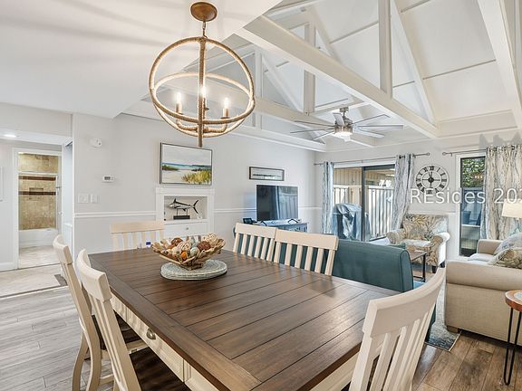 2nd image of 45 Queens Folly Rd APT 666