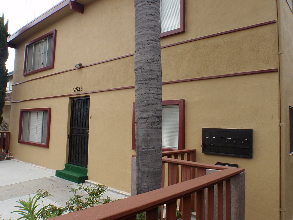 1st image of 12535 Oxford Ave