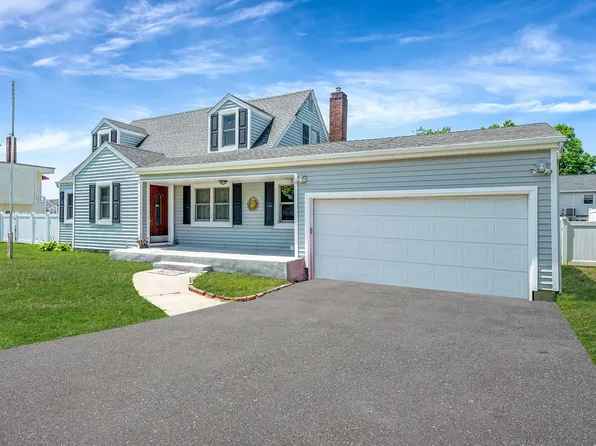 2656 Seminole Avenue, Seaford, NY 11783