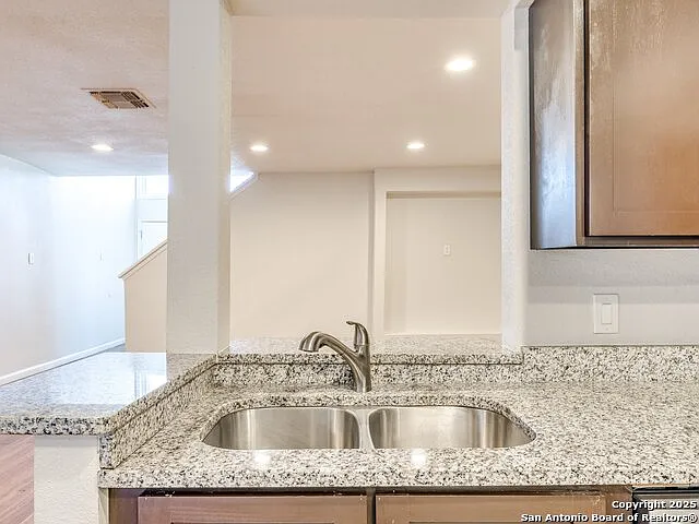 100 Lorenz Rd #1501 — Photo 9