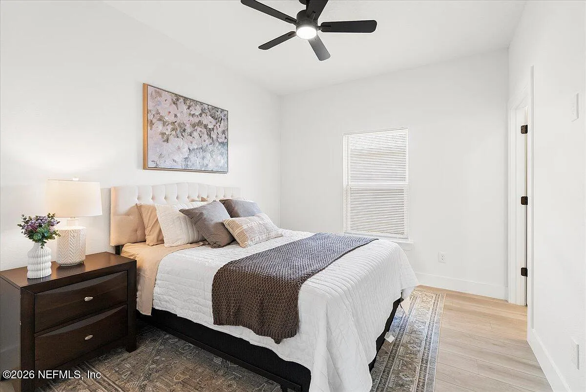 1 bed, 1.0 bath, 264 sqft, $1,500 — Photo 1