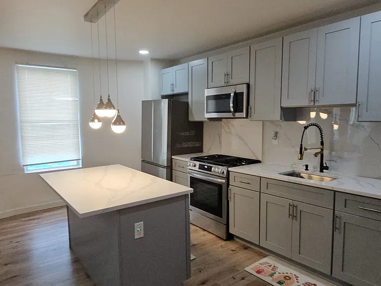 101 N 60th St #3 — Photo 15