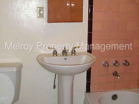 4th image of 102 Dickinson St APT H