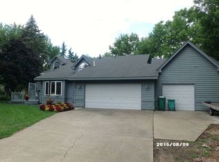7737 Riverdale Dr N, Brooklyn Park, MN 55444
