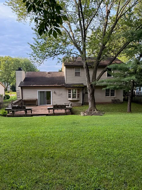 3 bed, 2.5 bath, 1710 sqft, $3,300 — Photo 2