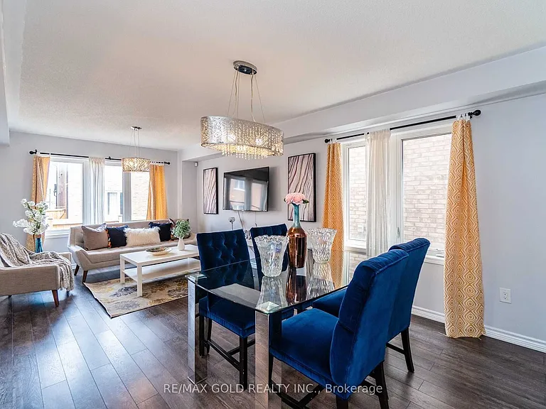 102 Leadenhall Rd — Photo 4